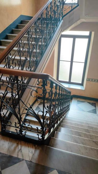 Appartamento Con Terrazzo Nel Centro Di Torino Esterno foto