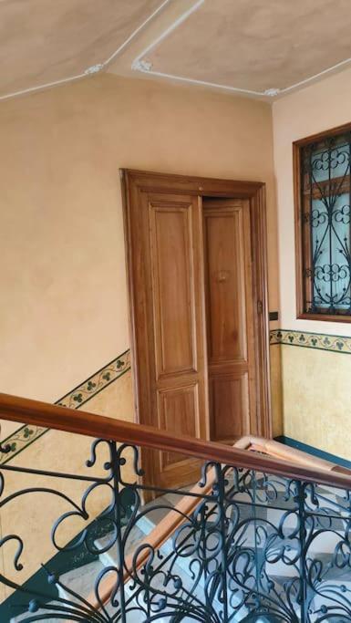 Appartamento Con Terrazzo Nel Centro Di Torino Esterno foto